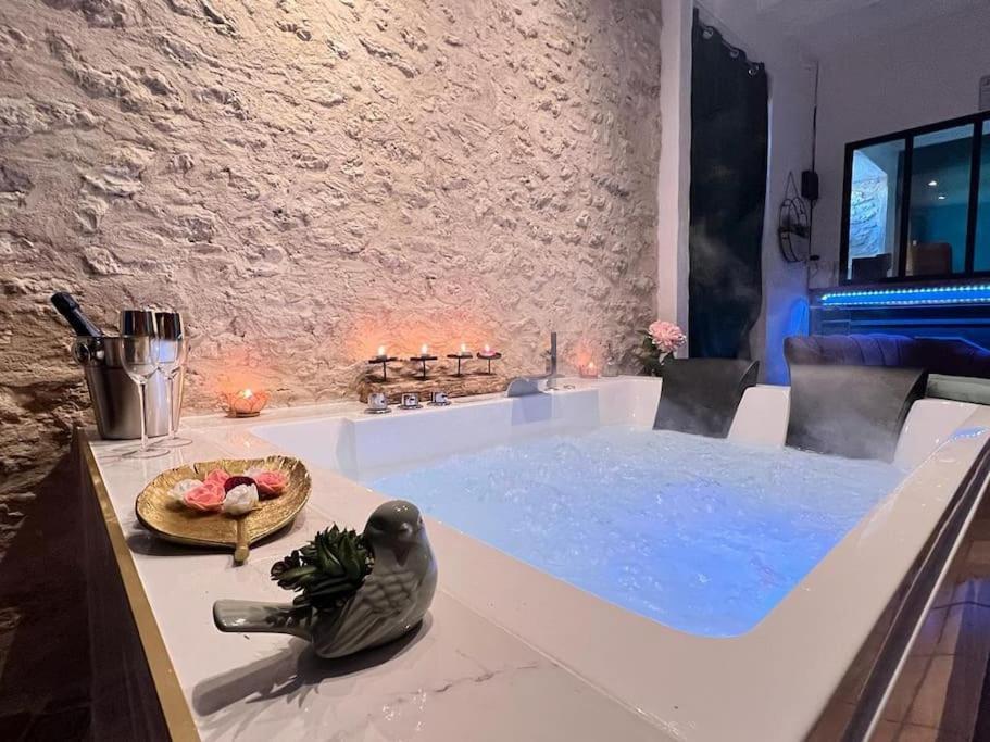 Suite Romance - Jacuzzi Moret-sur-Loing Extérieur photo