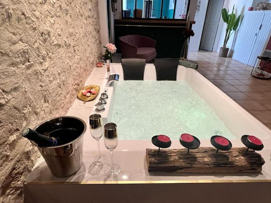 Suite Romance - Jacuzzi Moret-sur-Loing Extérieur photo
