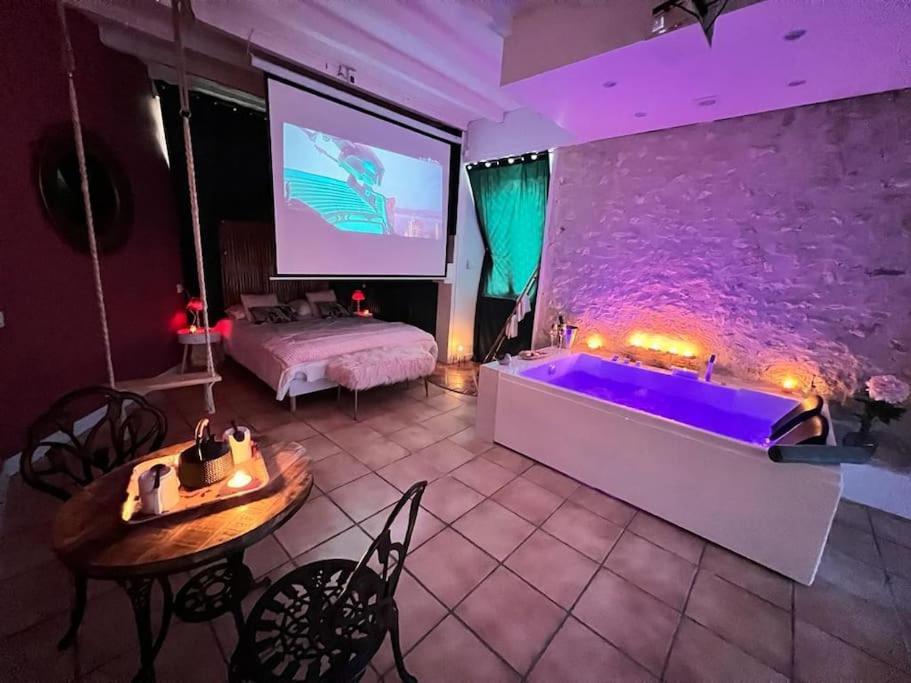Suite Romance - Jacuzzi Moret-sur-Loing Extérieur photo